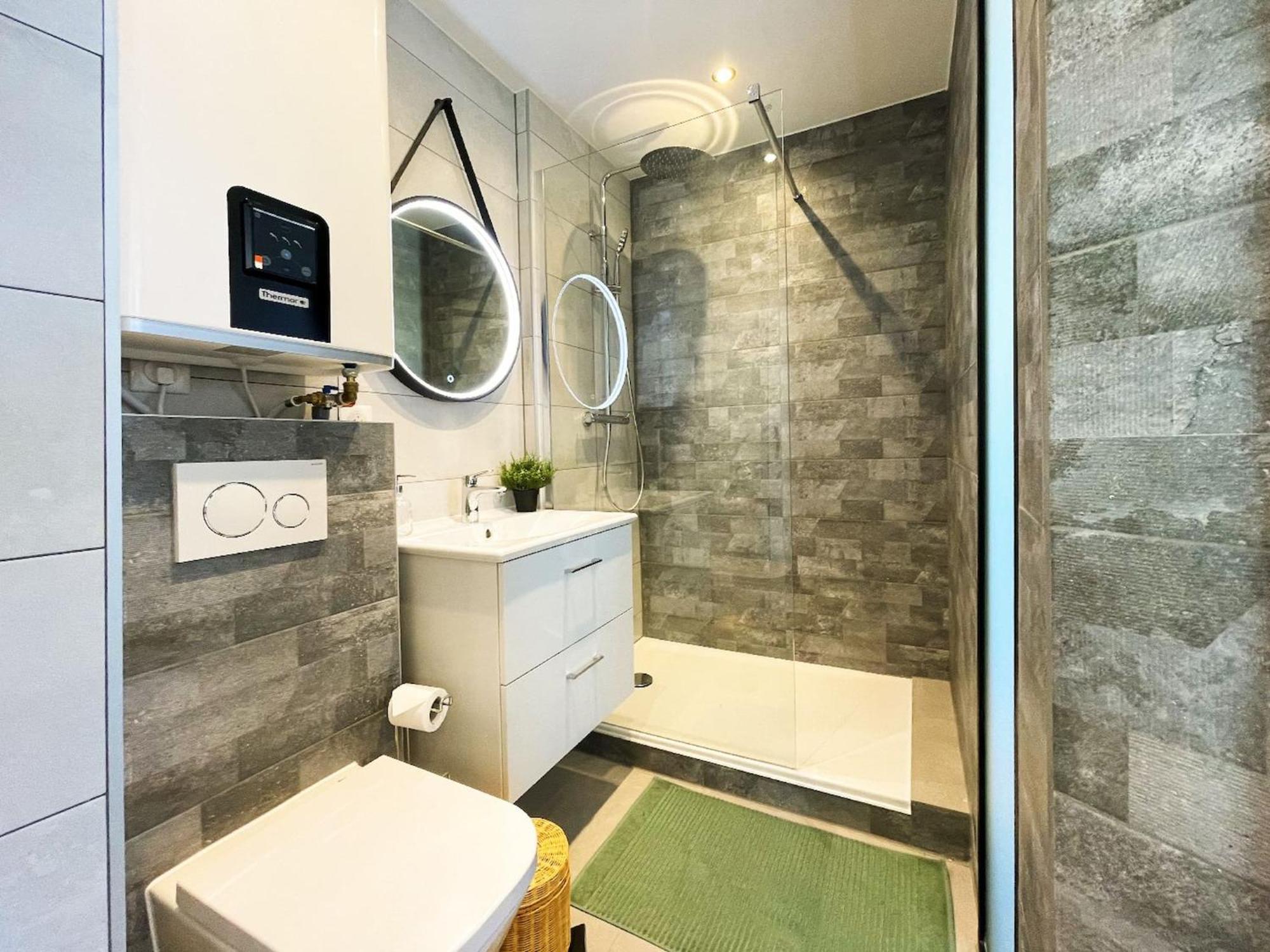 Homey Superchill - Appartement Moderne Et Tout Equipe - Netflix Et Wifi Inclus - Situe En Hyper-Centre - Proche Geneve Аннемас Экстерьер фото